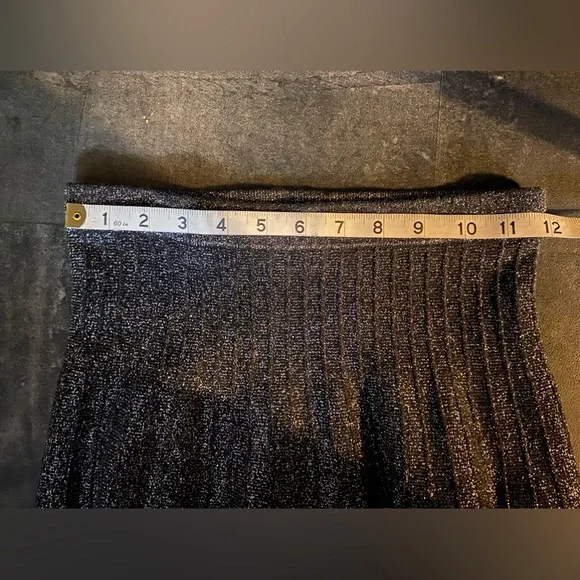 Blk/Silver Sexy & Elegant💕Photos don’t do justice to this glamorous skirt🎁 - Picture 4 of 14